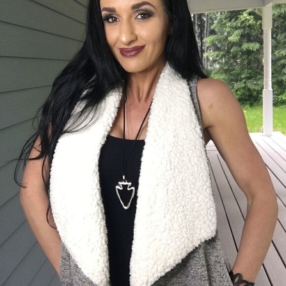 Bershka Outerwear super soft fuzzy vest - Picture 5 of 8